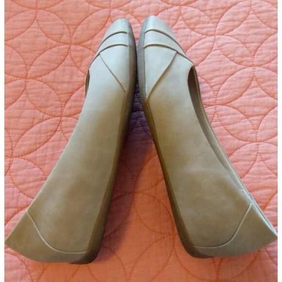 Baretraps Jasmyn Women Beige Hidden Wedge Peep Toe Comfort Flats Shoes - 8.5M - Picture 4 of 8